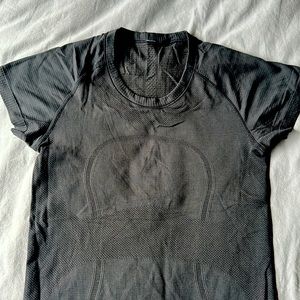 lululemon | run swiftly short sleeve | size 6